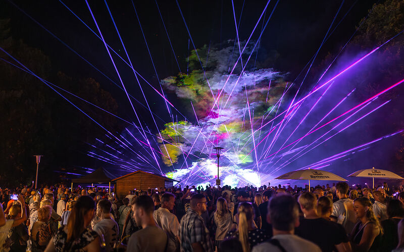 Lasershow während der Rosengartenfesttage 2024